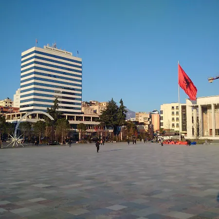 Fleur * Tirana